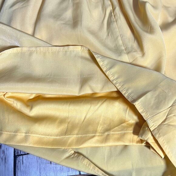 Love Tree Women's Sleeveless Crochet Open Back Yellow Romper Size S NWT - Picture 7 of 13